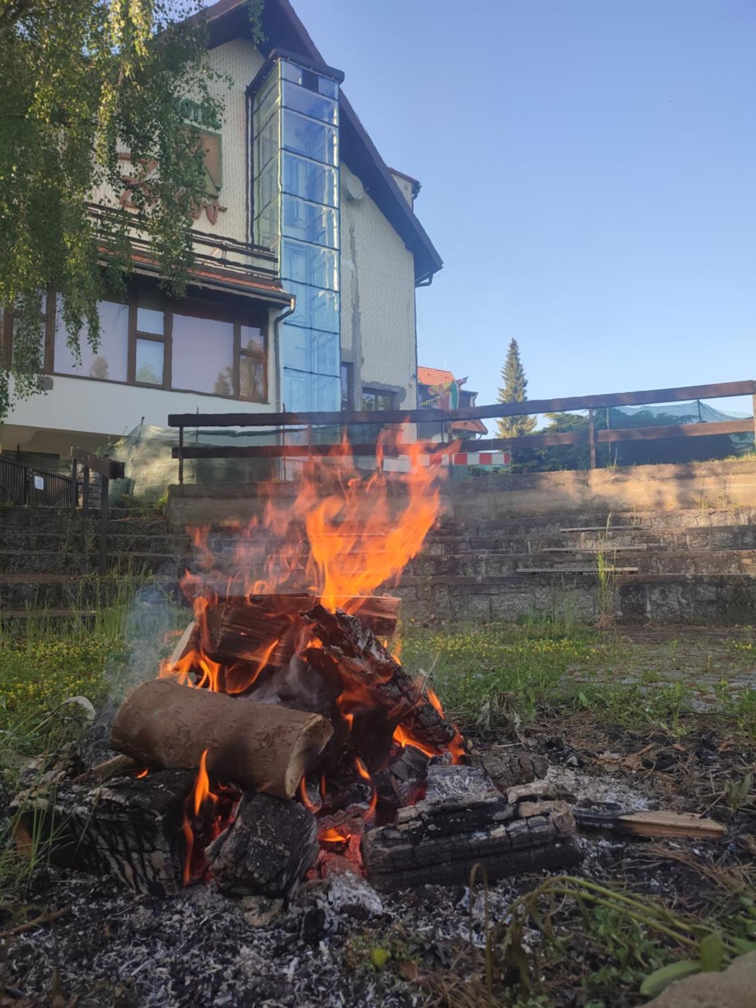 Resort Hotel Zvikov Zvíkovské Podhradí Exteriör bild