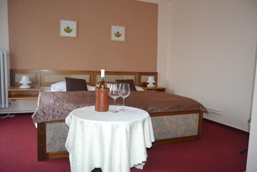 Resort Hotel Zvikov Zvíkovské Podhradí Exteriör bild
