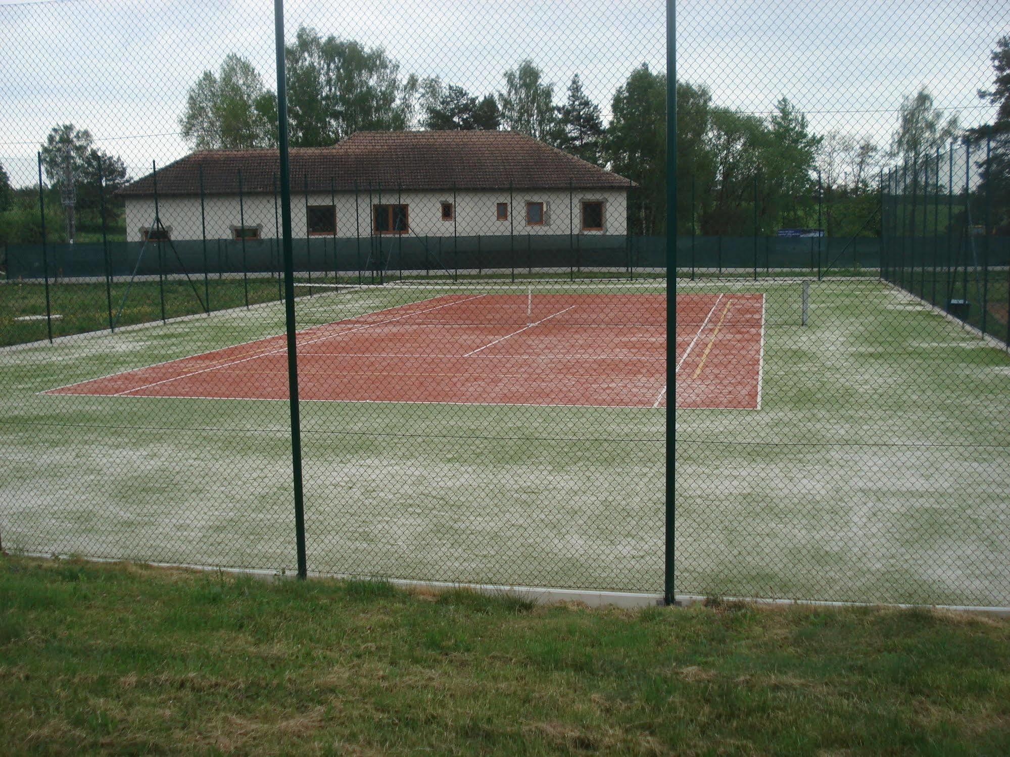 Resort Hotel Zvikov Zvíkovské Podhradí Exteriör bild