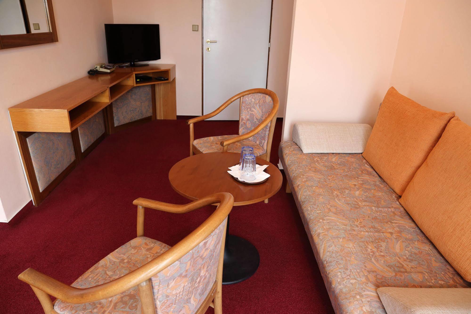 Resort Hotel Zvikov Zvíkovské Podhradí Exteriör bild
