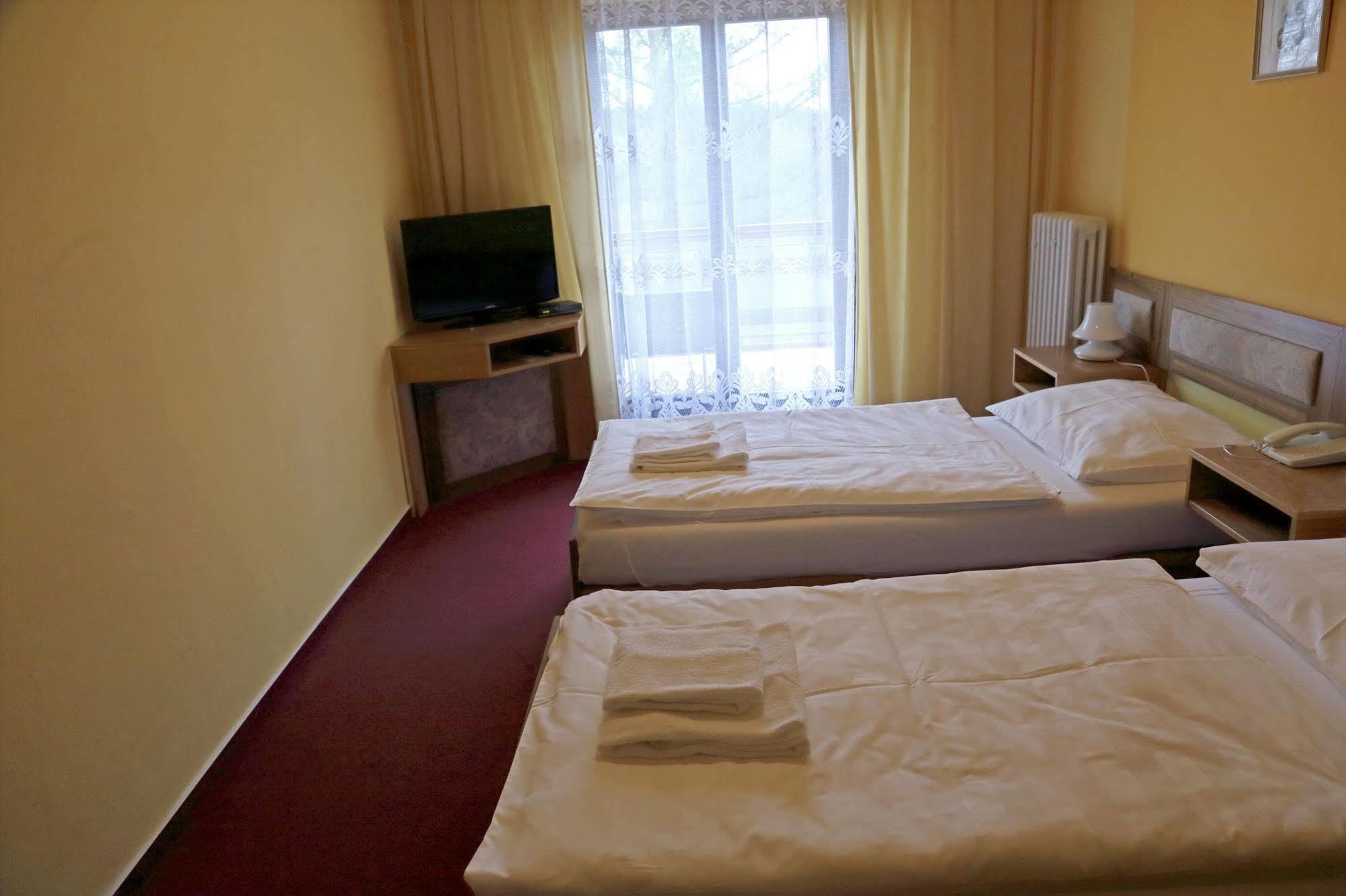 Resort Hotel Zvikov Zvíkovské Podhradí Exteriör bild